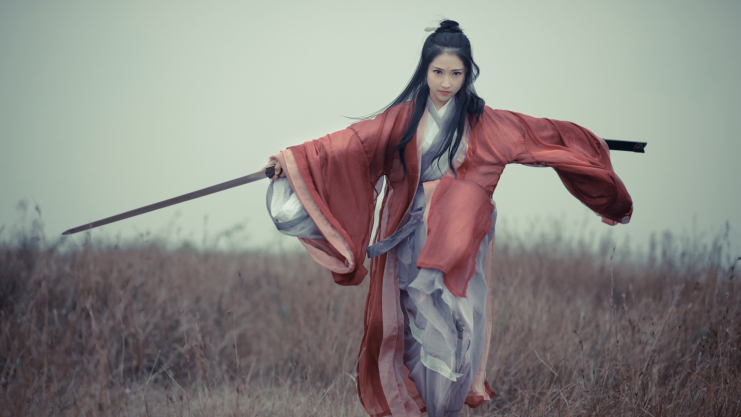 当利刃遇上坚盾，快船与篮网的季后赛鏖战，一幅撕裂与缝合的战术拼图