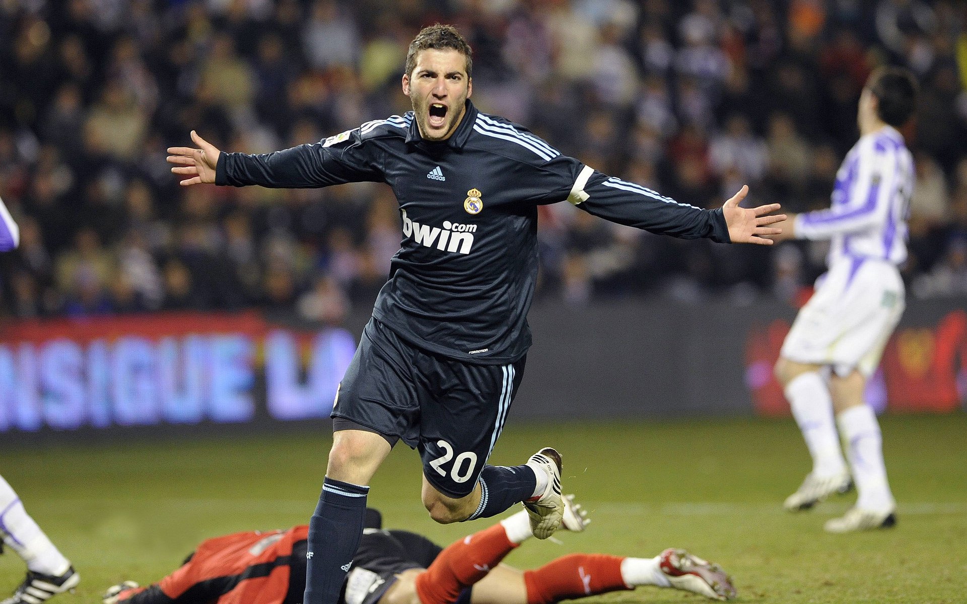 法比尼奥,沉默巨人的咆哮,韩国队逆转希腊的隐形引擎